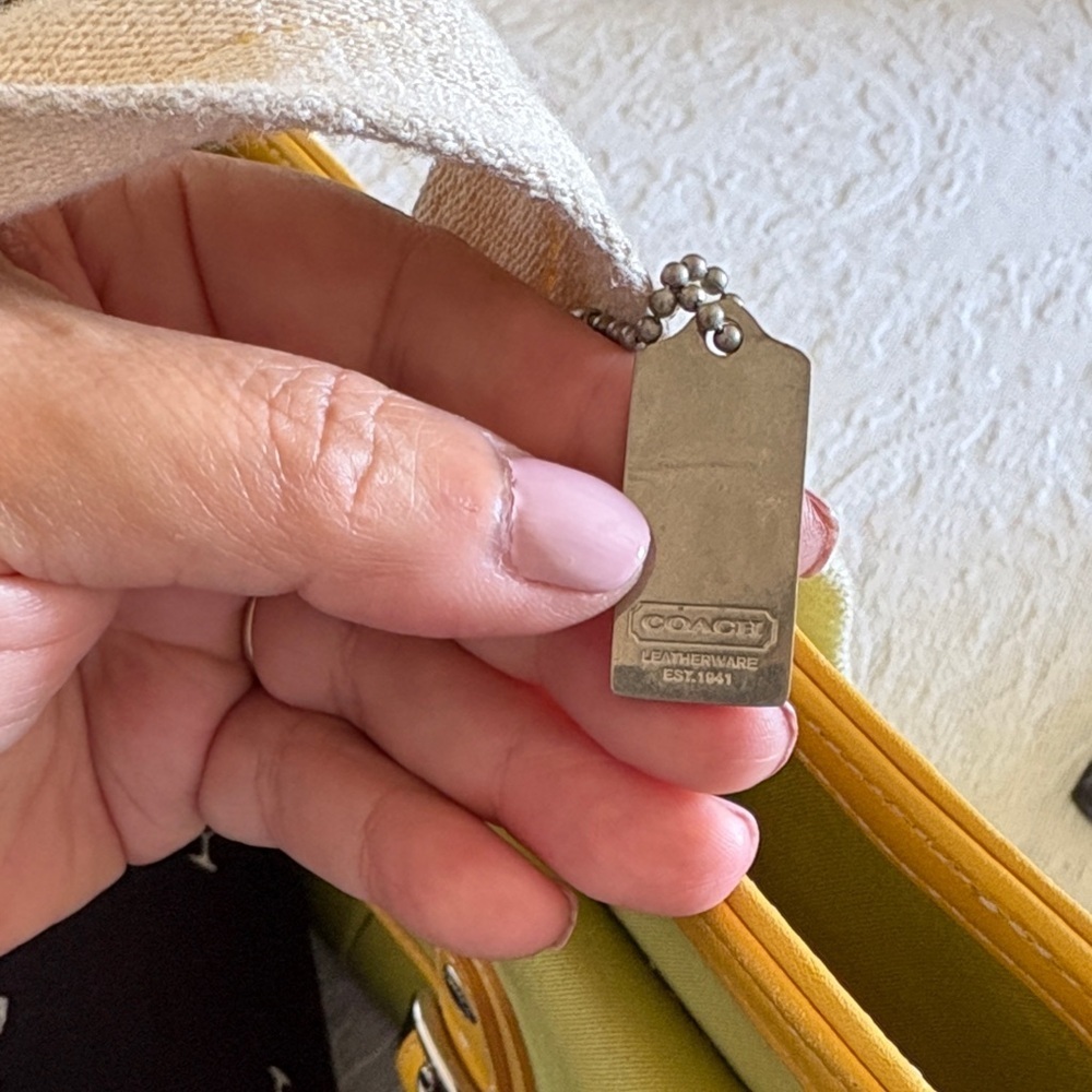 BNWOT Vintage Garden Tote by Coach Lime Green & Yellow Leather Needs Cleaning - Picture 15 of 15